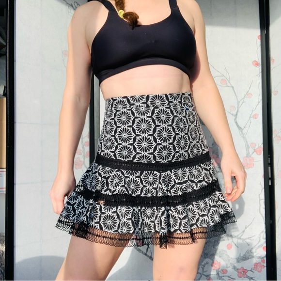 Anthro BARDOT Skirt Boho Flare Ruffle Floral 3D Lace Tiered Eyelet Embroidery - Picture 6 of 16